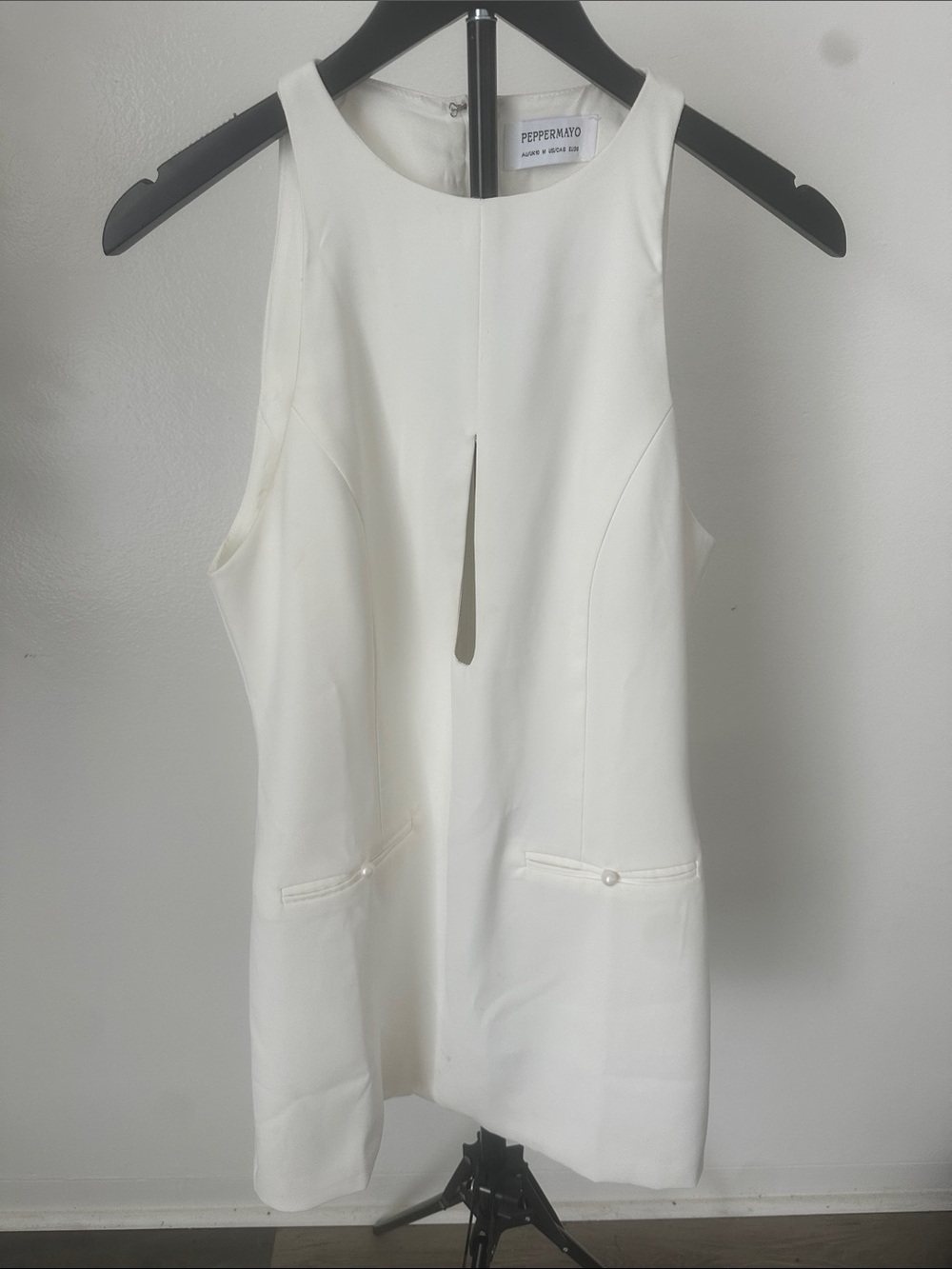 Stacy Mini Dress
Cut Out Mini Dress in White - Picture 4 of 4